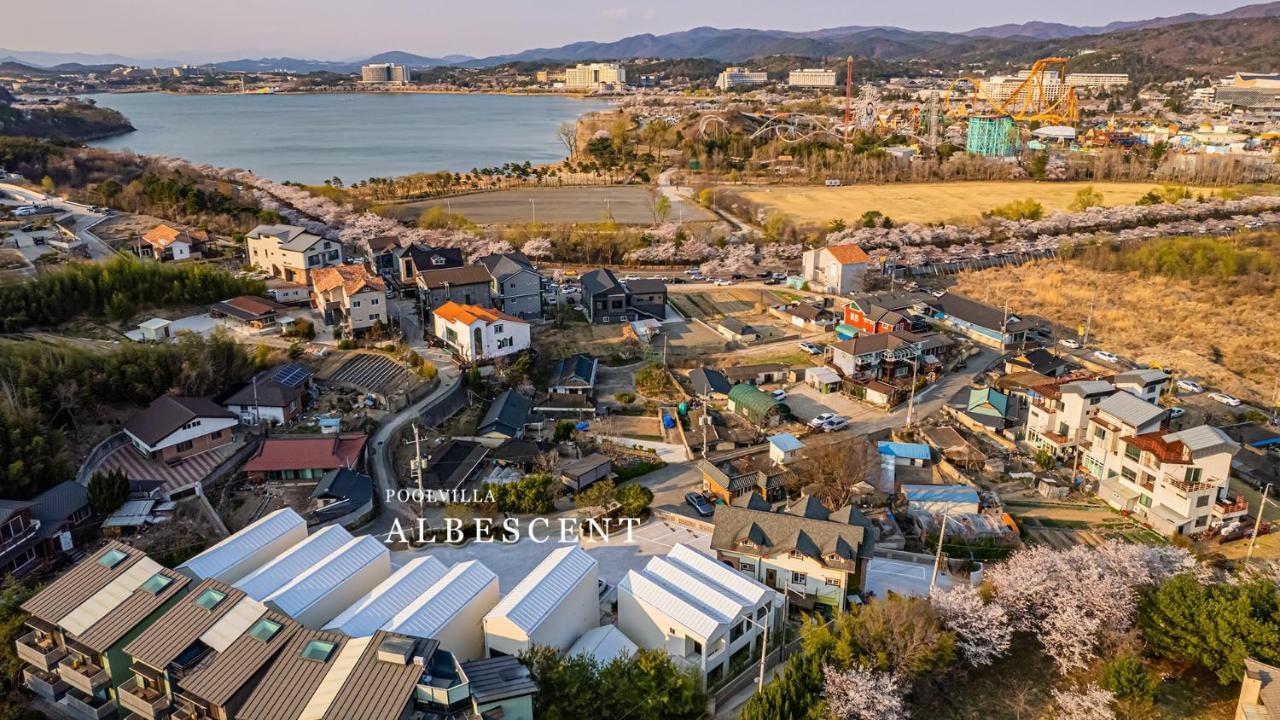 Albescent Poolvilla Kjongdžu Exteriér fotografie